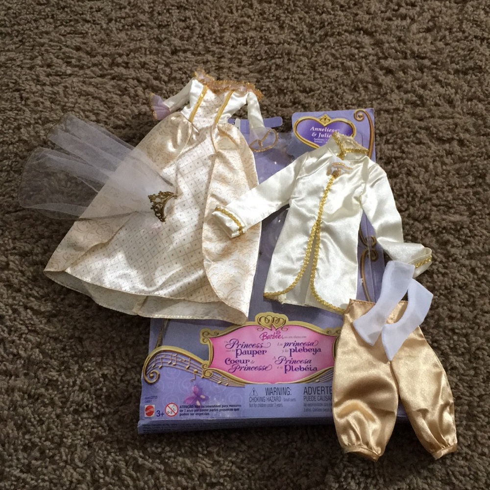 Vintage (2004) Mattel Barbie Anneliese & Julian outfits - Picture 2 of 13